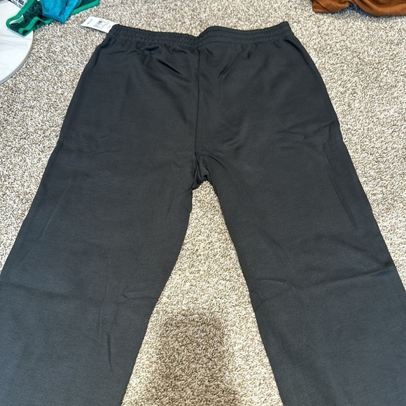 - 🟢NWT Marvel Wakanda forever soft blacksweatpants - Picture 2 of 3